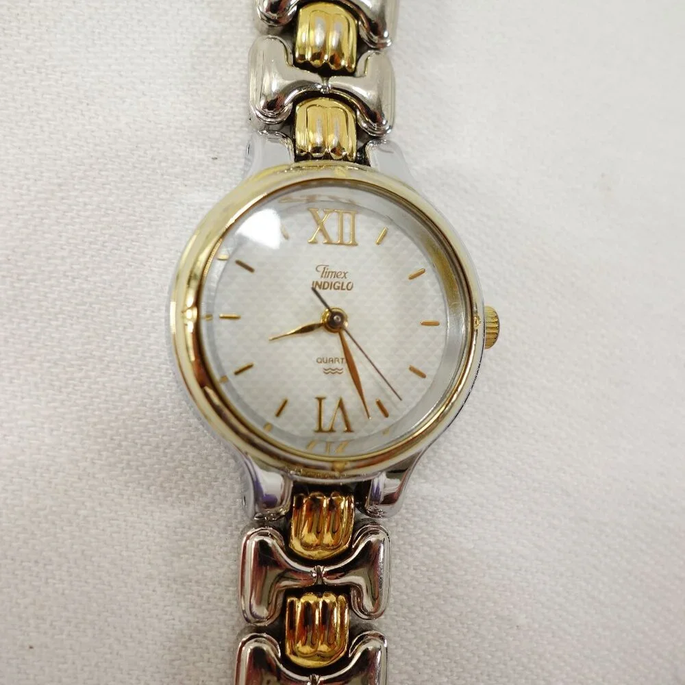 Classic Timex Indiglo Women's Two Tone Bracelet Quartz Watch‎ New Battery